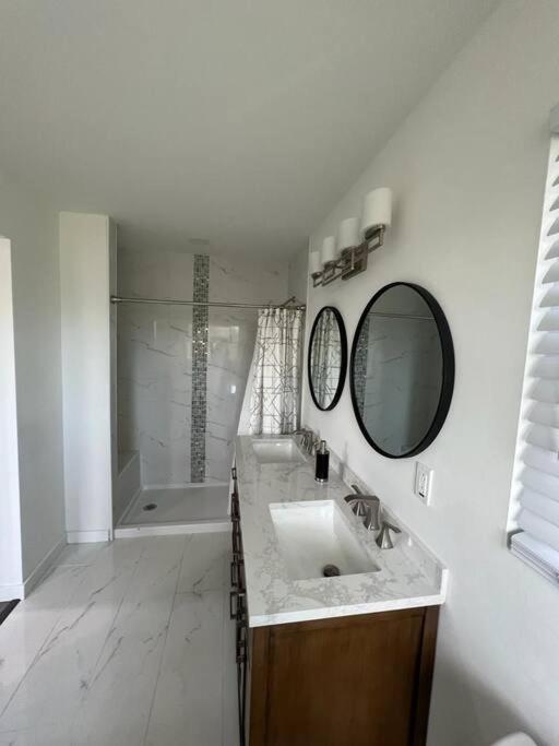 Modern Home At Colonial College Park Atlanta Exterior foto